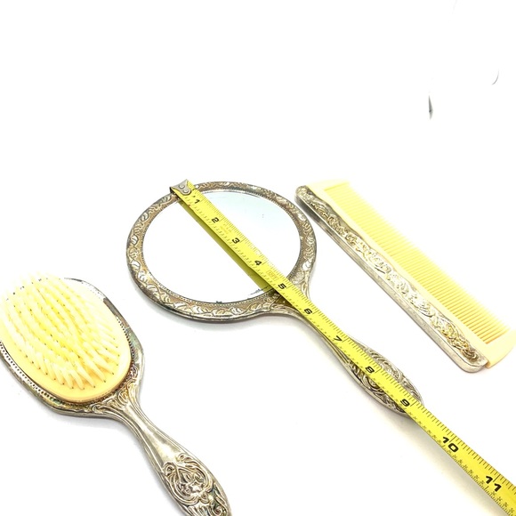 Vintage Davco Silver played mirror and brush set - Picture 8 of 8